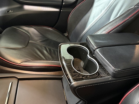Tesla Model S 14 of 16