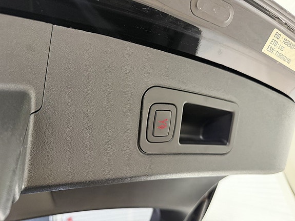 Tesla Model S 15 of 16