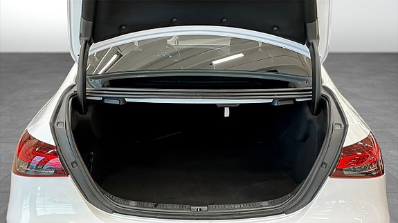 Mercedes-Benz E 220 d 10 of 19