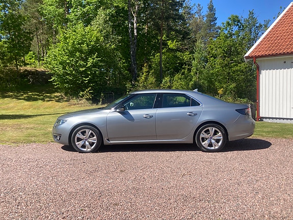 Saab 9-5 2 of 9