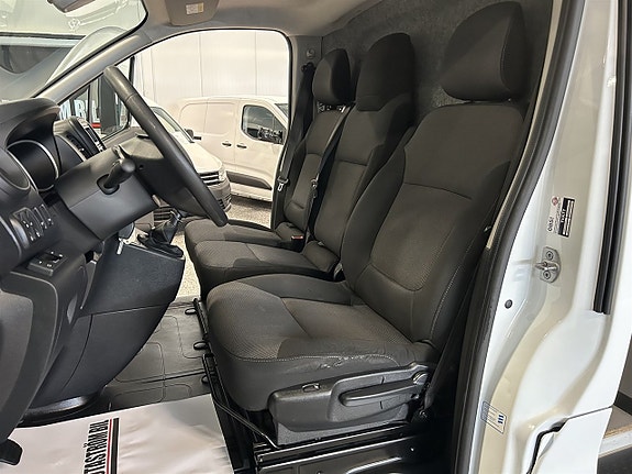 Renault Trafic 14 of 26