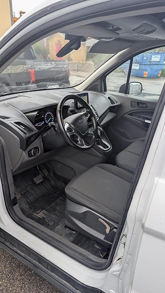 Ford Transit Connect 3 of 3