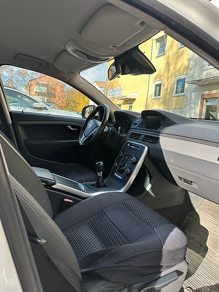 Volvo V70 8 of 15