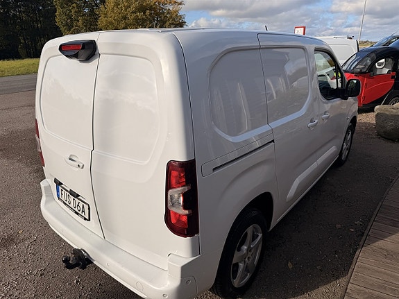 Peugeot Partner 4 of 8