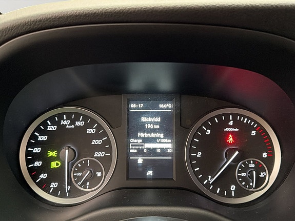 Mercedes-Benz Vito 110 18 of 30