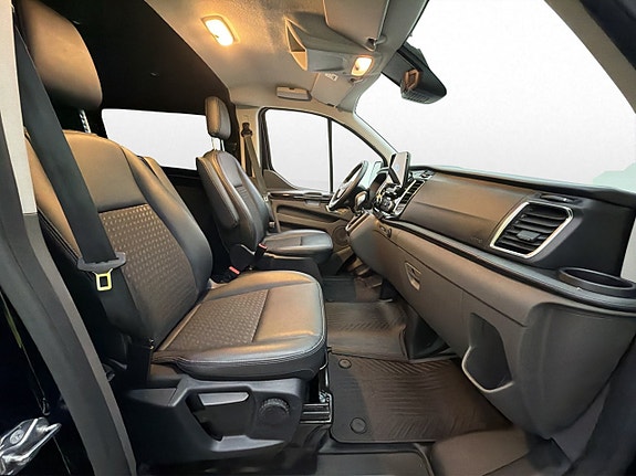 Ford Transit Custom 28 of 30
