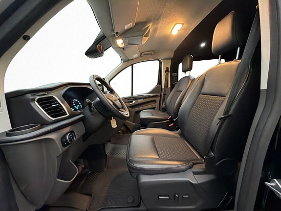 Ford Transit Custom 16 of 30