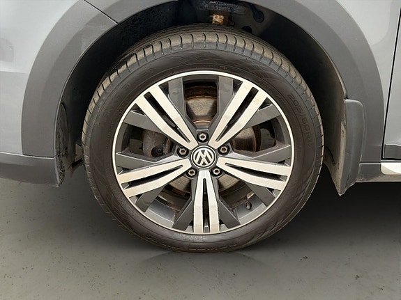 Volkswagen Caddy Alltrack 24 of 27