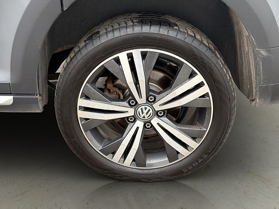 Volkswagen Caddy Alltrack 25 of 27