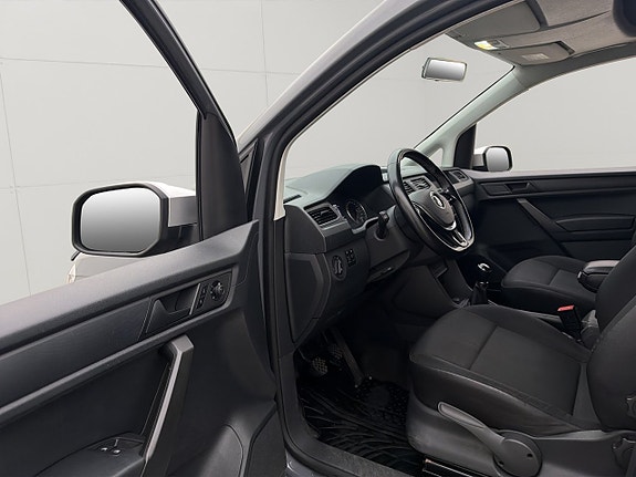 Volkswagen Caddy Alltrack 13 of 27