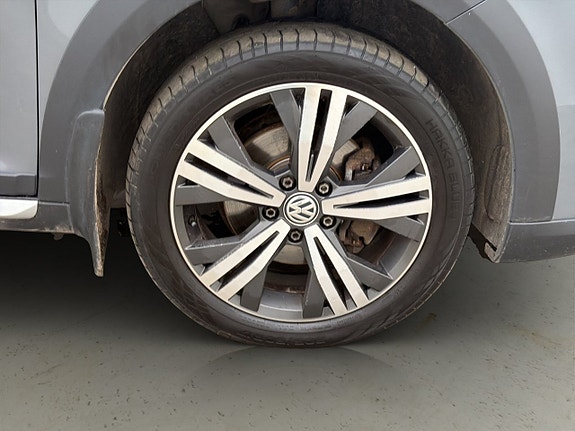 Volkswagen Caddy Alltrack 27 of 27