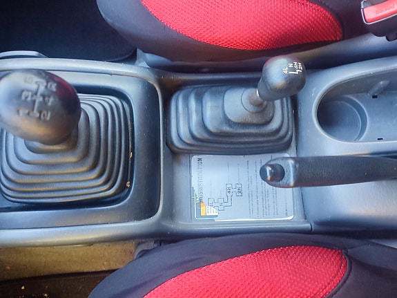 Suzuki Jimny 2 of 6