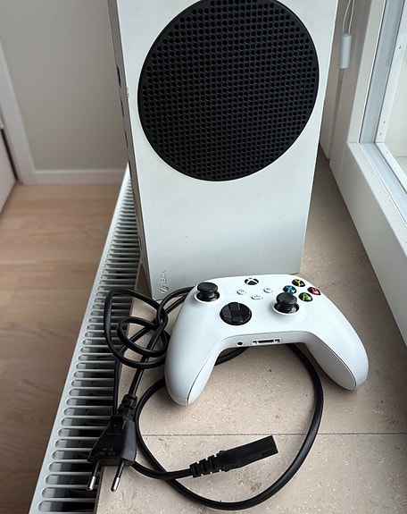 Product image 1 of 3