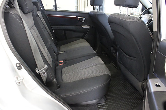 Hyundai Santa Fe 8 of 12