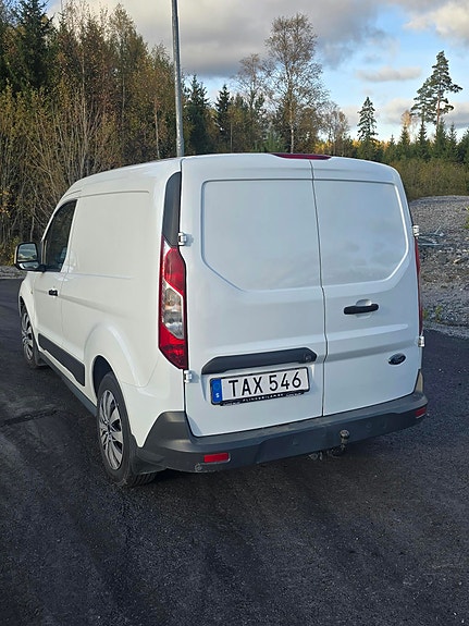 Ford Transit Connect 3 of 8