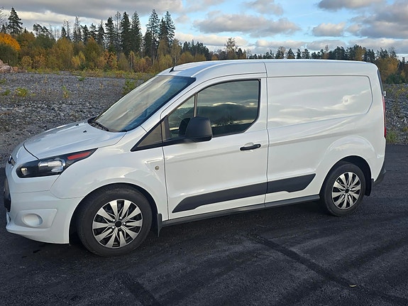 Ford Transit Connect 2 of 8