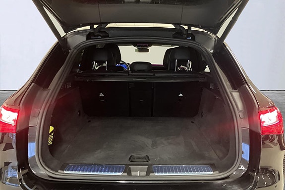 Mercedes-Benz EQE 300 SUV 17 of 19