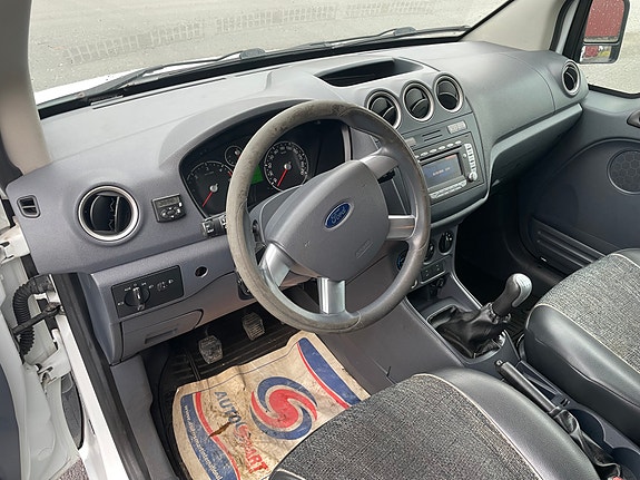 Ford Transit Connect 6 of 7