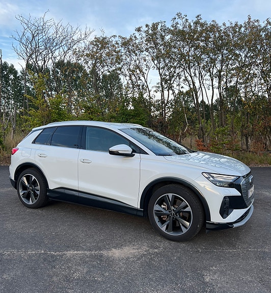 Audi Q4 e-tron 4 of 6