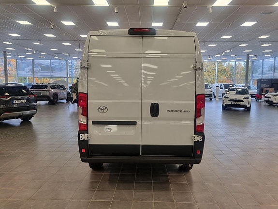 Toyota Proace 4 of 16
