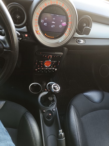 MINI Cooper D 8 of 8