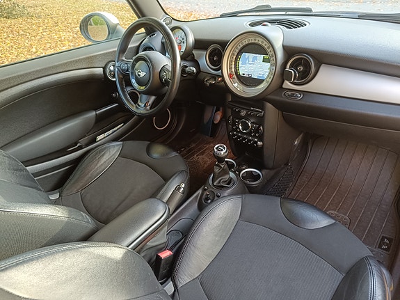 MINI Cooper D 7 of 8