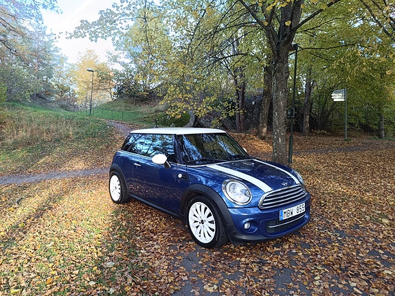 MINI Cooper D 4 of 8
