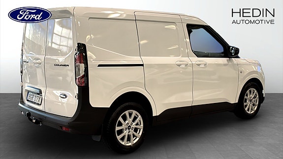 Ford Transit Courier 2 of 12