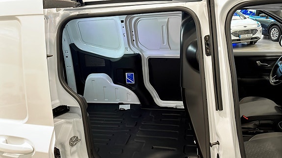 Ford Transit Courier 5 of 12