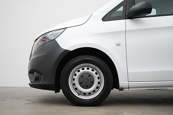 Mercedes-Benz Vito 111 2 of 21