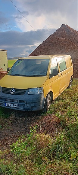 Volkswagen Transporter 2 of 3
