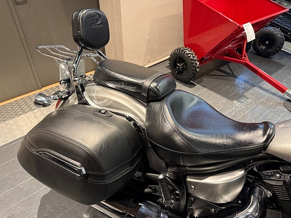 Yamaha XVS1300 Midnightstar 4 of 7