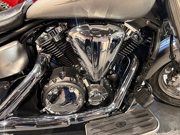 Yamaha XVS1300 Midnightstar 6 of 7