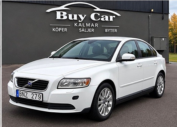Volvo S40 2 of 8