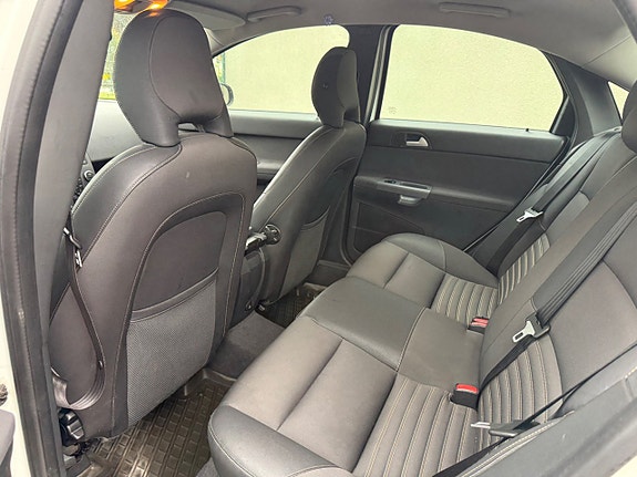 Volvo S40 7 of 8