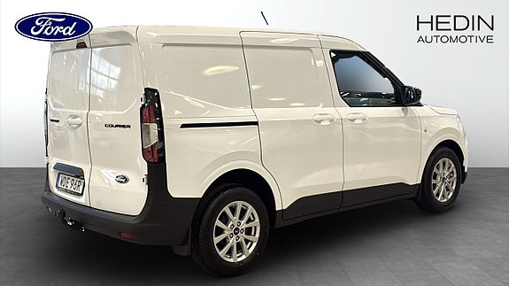 Ford Transit Courier 2 of 12