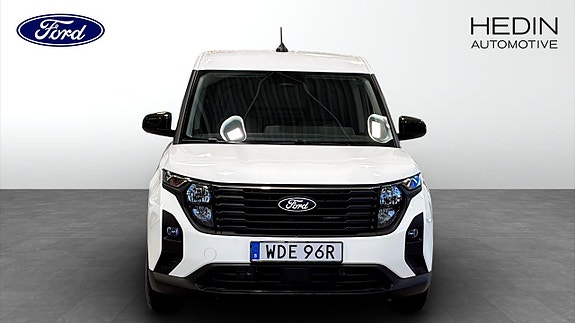 Ford Transit Courier 8 of 12