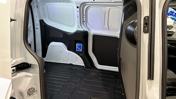 Ford Transit Courier 5 of 12