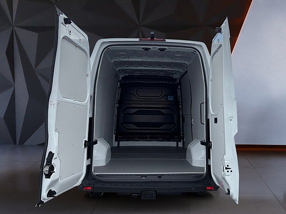 Nissan Interstar 7 of 14
