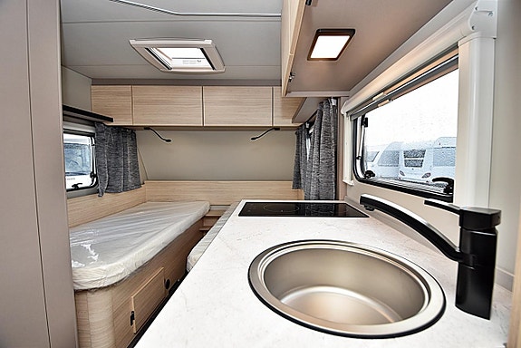 Weinsberg 470 EU CaraLife, Långbäddar 11 of 26
