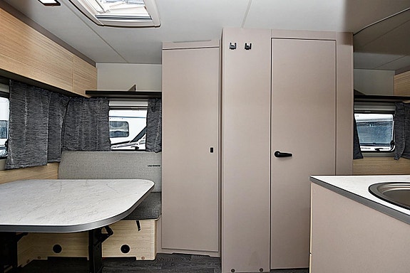 Weinsberg 470 EU CaraLife, Långbäddar 4 of 26