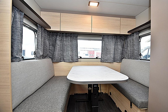 Weinsberg 470 EU CaraLife, Långbäddar 19 of 26