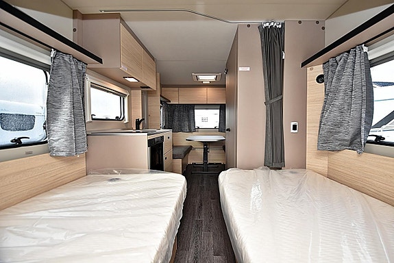 Weinsberg 470 EU CaraLife, Långbäddar 15 of 26