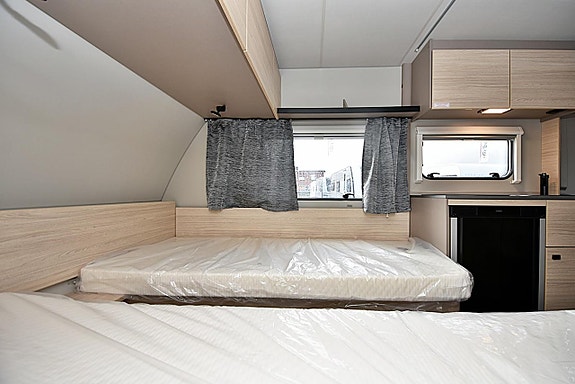 Weinsberg 470 EU CaraLife, Långbäddar 13 of 26