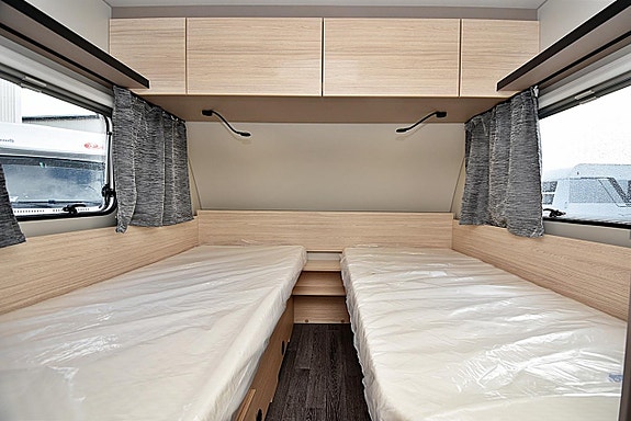 Weinsberg 470 EU CaraLife, Långbäddar 12 of 26