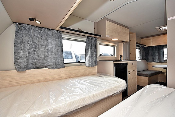 Weinsberg 470 EU CaraLife, Långbäddar 14 of 26