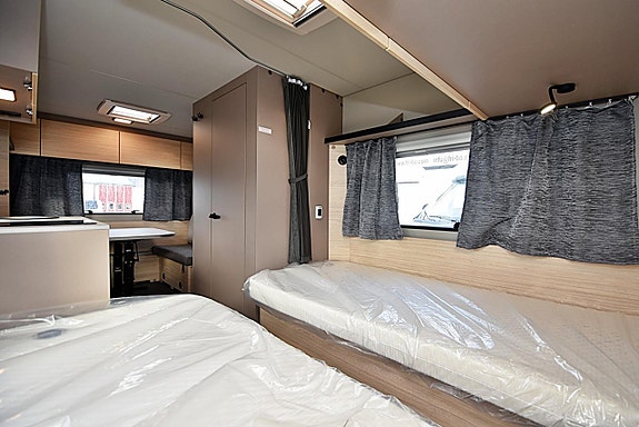 Weinsberg 470 EU CaraLife, Långbäddar 16 of 26