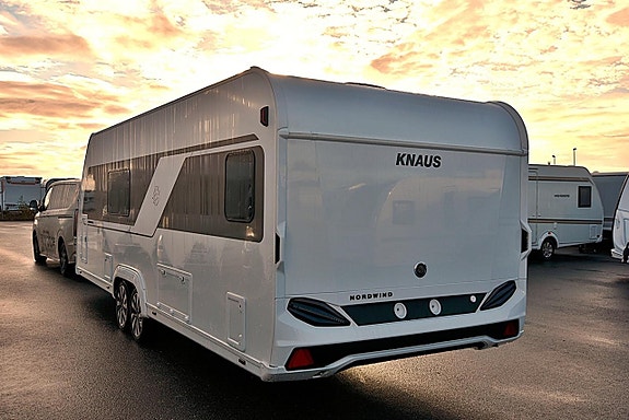 Knaus 660 PXB Nordwind, Queenbed 25 of 27