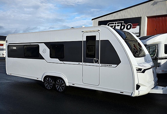 Knaus 660 PXB Nordwind, Queenbed 2 of 27