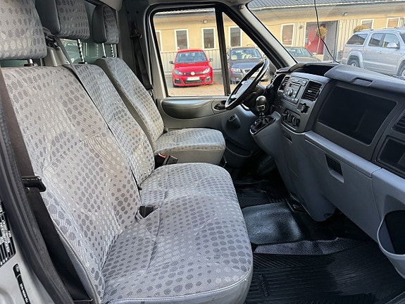 Ford Transit 7 of 7
